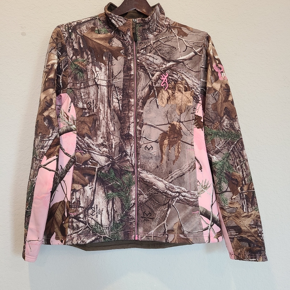 Pink and Camo RealTree Jacket Hells Belles Sz Medium NWT